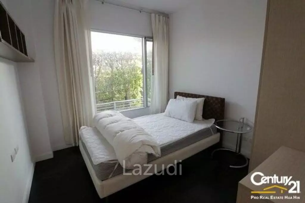 2 Bed Beachfront Condo in Town