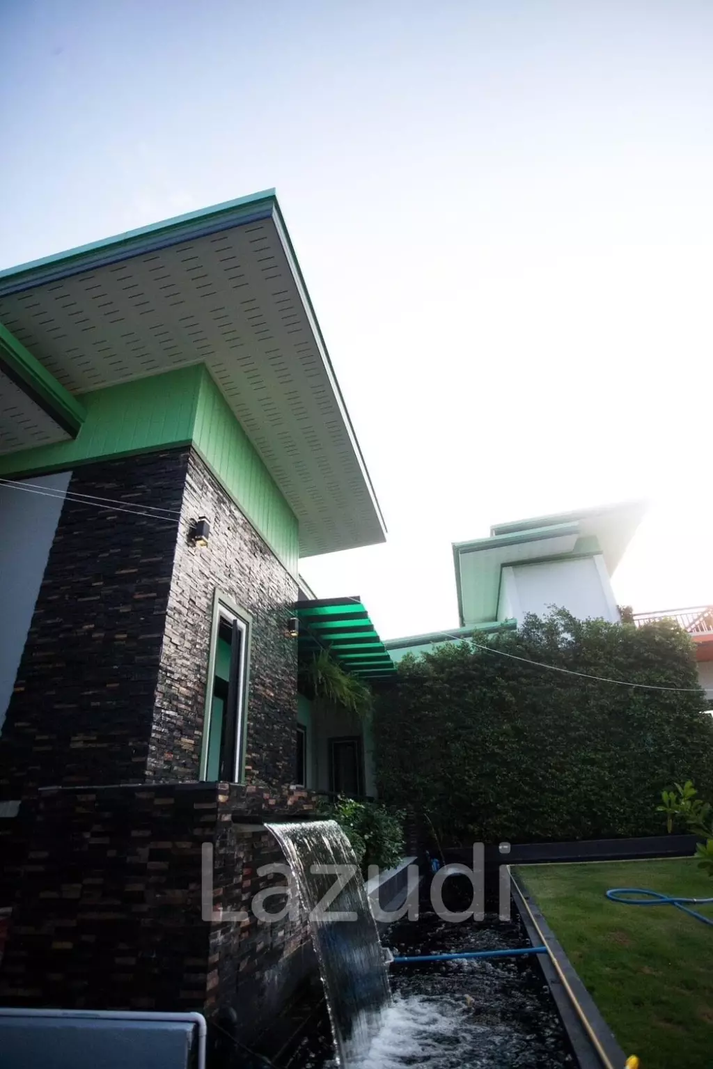 ขายบ้านพร้อมโรงงานทำถุงมือผ้าใน แม่สาย เชียงราย