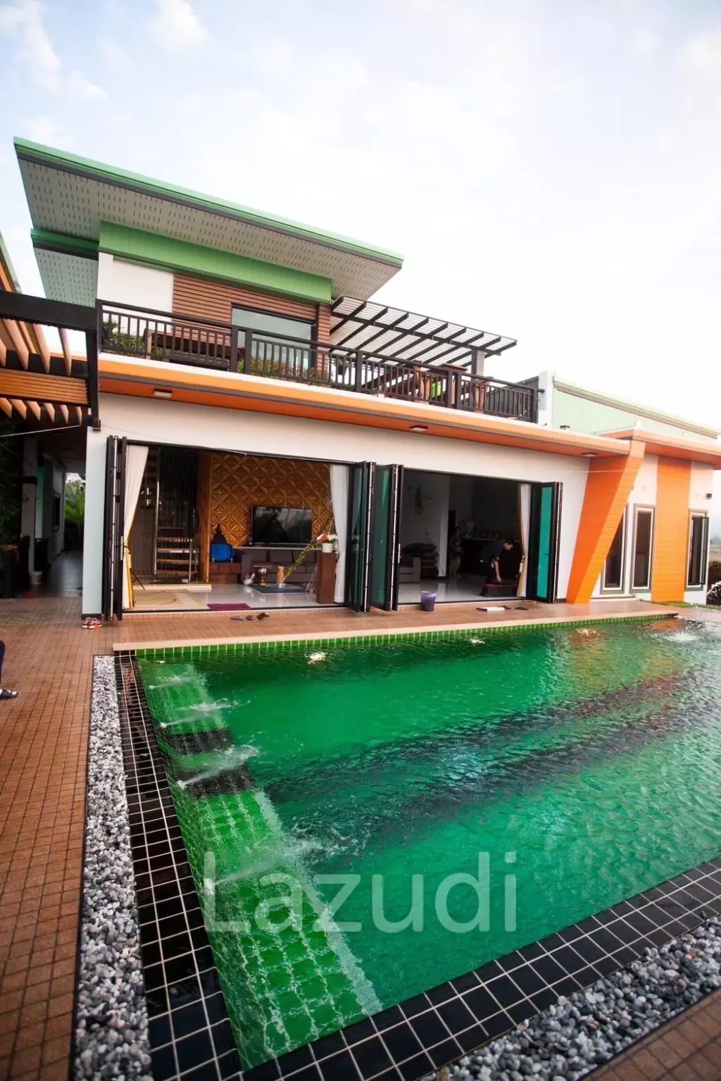 ขายบ้านพร้อมโรงงานทำถุงมือผ้าใน แม่สาย เชียงราย
