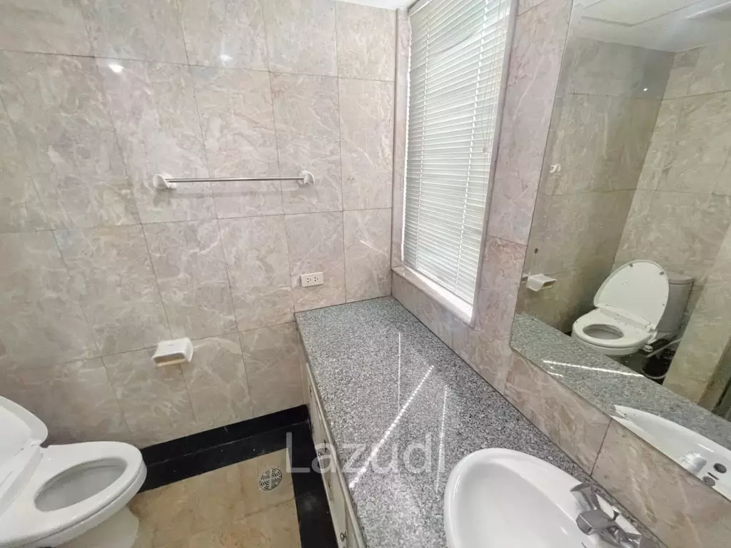 2 Bed 2 Bath 121 SQ.M Prime Mansion Promsri