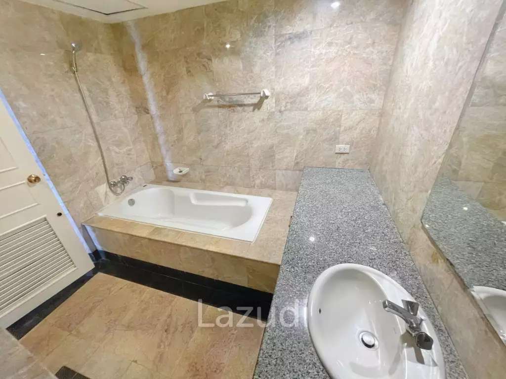 2 Bed 2 Bath 121 SQ.M Prime Mansion Promsri