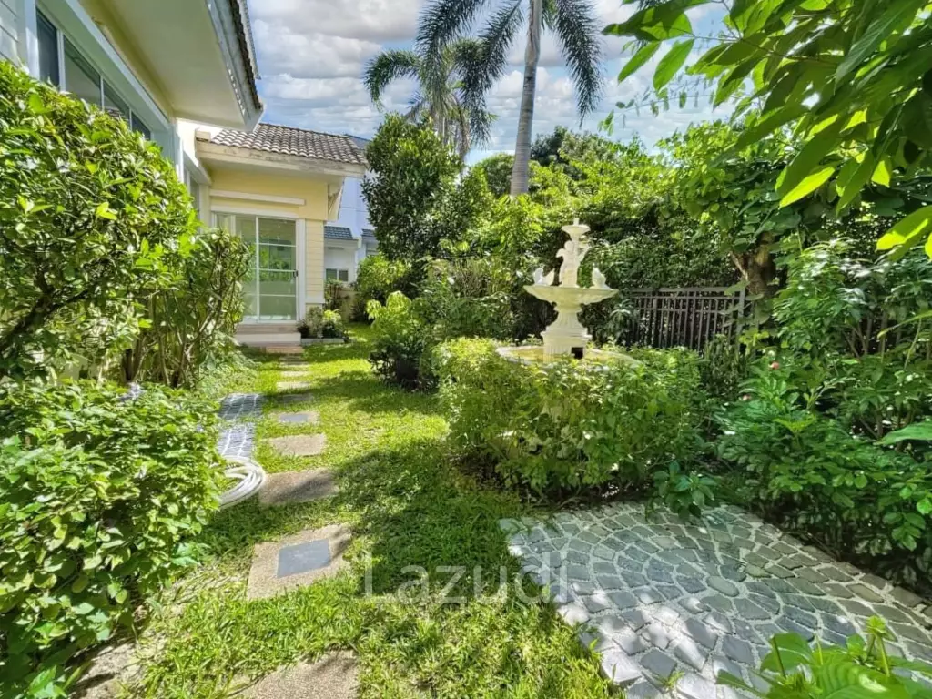 3 Bed 4 Bath 350 SQ.M Nantawan Rama 9 - Onnut