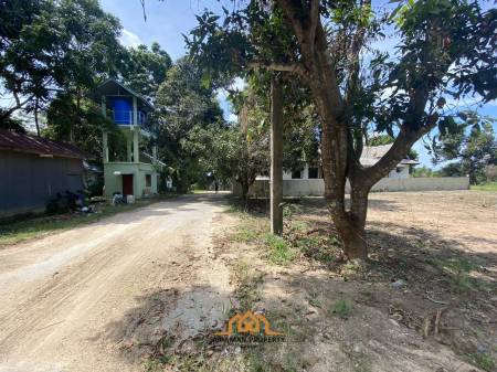 Land for sale walking distance to beach