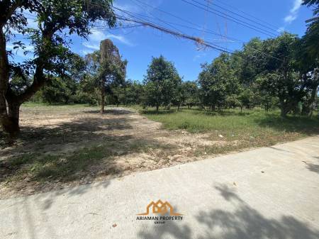 Land for sale walking distance to beach