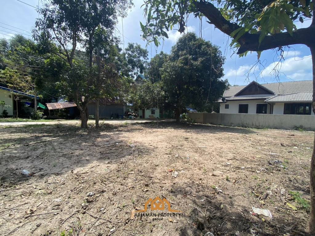 Land for sale walking distance to beach