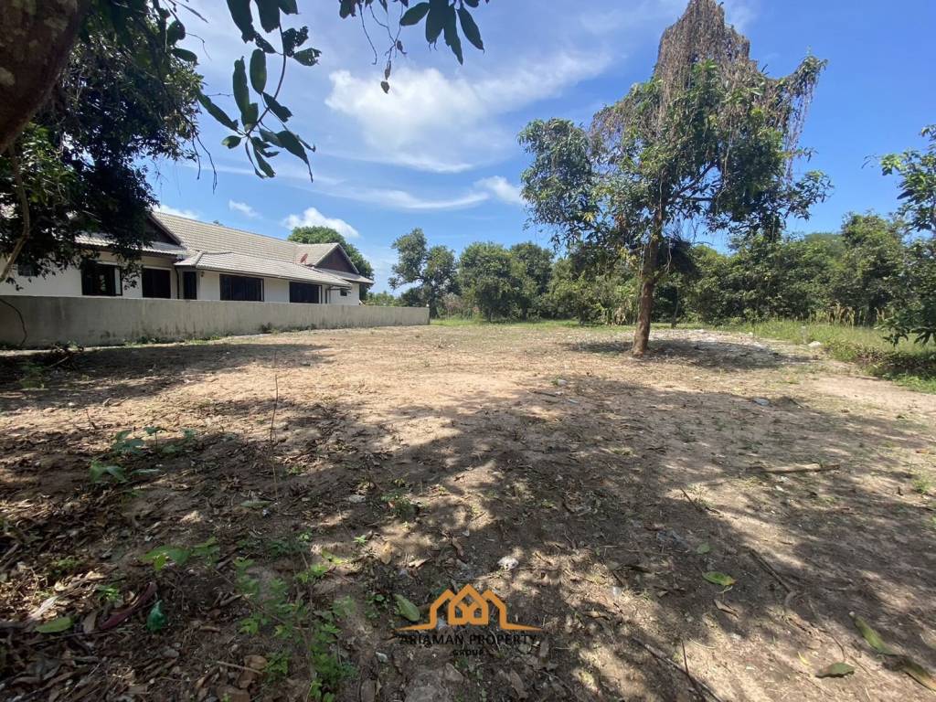 Land for sale walking distance to beach