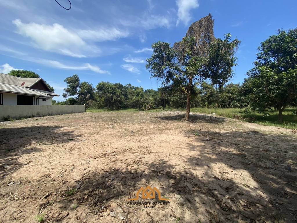 Land for sale walking distance to beach