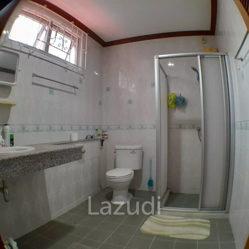 4 Bedroom 5 Bathrooms 900 SQ.M Eakmongkol 4