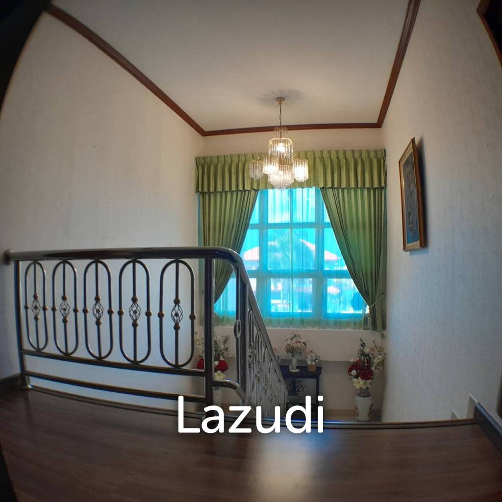 4 Bedroom 5 Bathrooms 900 SQ.M Eakmongkol 4