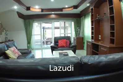 4 Bedroom 5 Bathrooms 900 SQ.M Eakmongkol 4