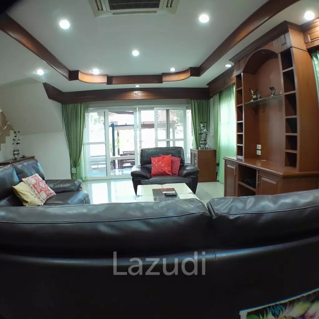 4 Bedroom 5 Bathrooms 900 SQ.M Eakmongkol 4