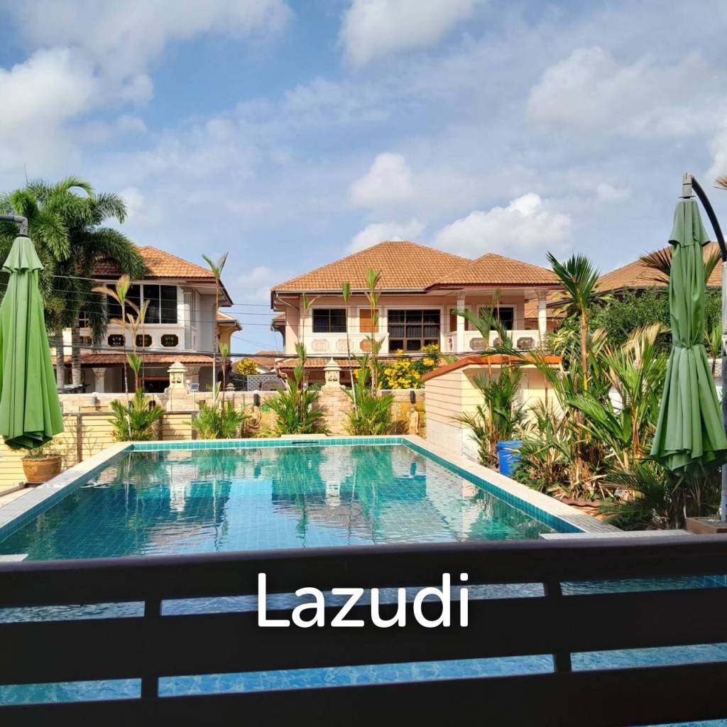 4 Bedroom 5 Bathrooms 900 SQ.M Eakmongkol 4