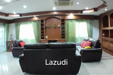 4 Bedroom 5 Bathrooms 900 SQ.M Eakmongkol 4