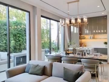 4 Bed 6 Bath 370 SQ.M. Aerie Srinakarin-Krungthepkreetha