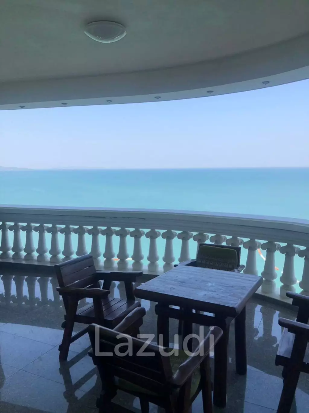 2 Bed 2 Bath 124 SQ.M Sky Beach Wongamat.