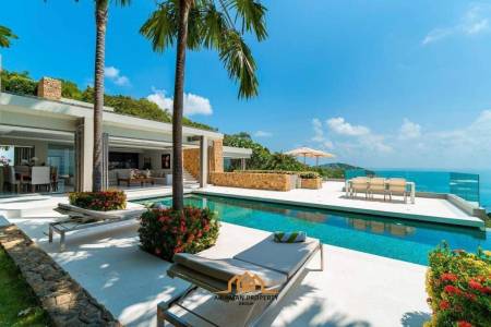 Ultra-Luxury 5-Bed Villa in a Premium Location