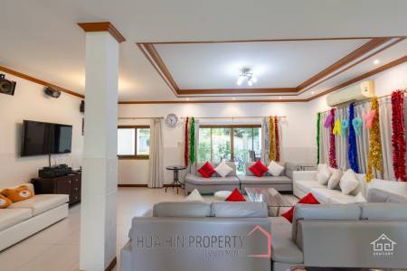 SUNSET VILLAGE 2   :  5 bed two storey