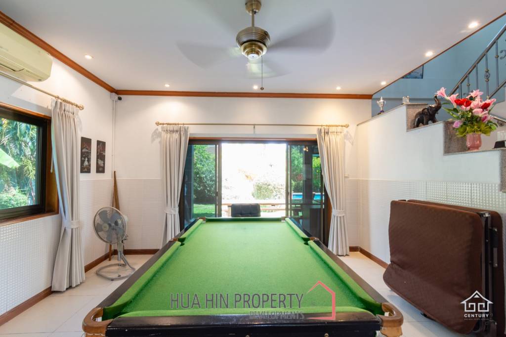 SUNSET VILLAGE 2   :  5 bed two storey