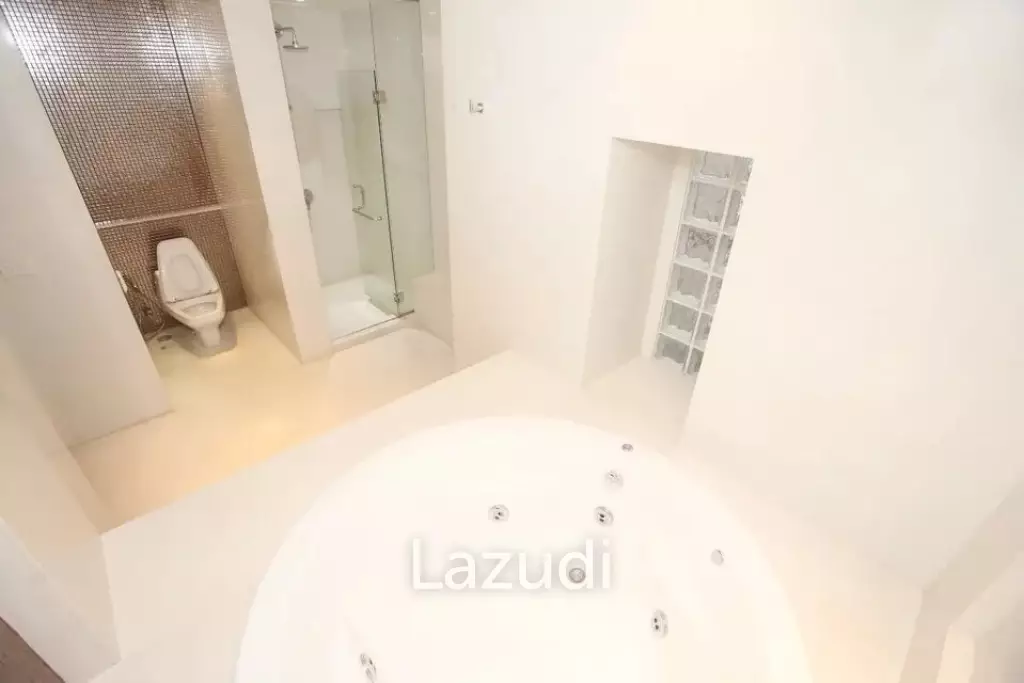 4 Bed 4 Bath 385 SQ.M Royal Residence Park