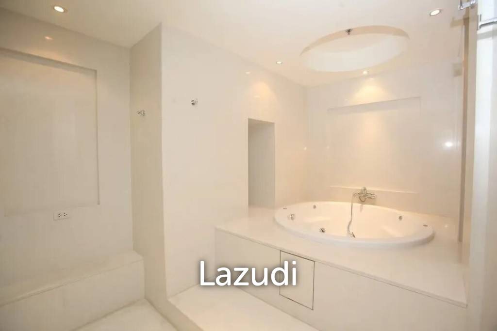 4 Bed 4 Bath 385 SQ.M Royal Residence Park