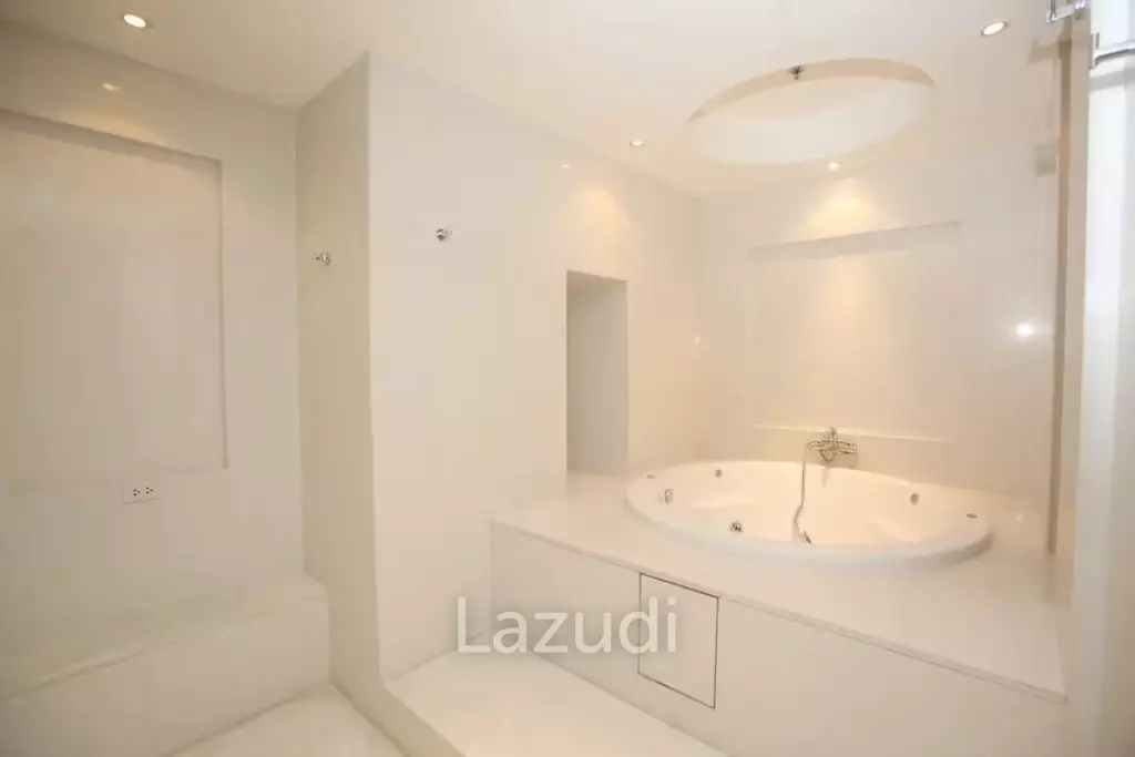 4 Bed 4 Bath 385 SQ.M Royal Residence Park