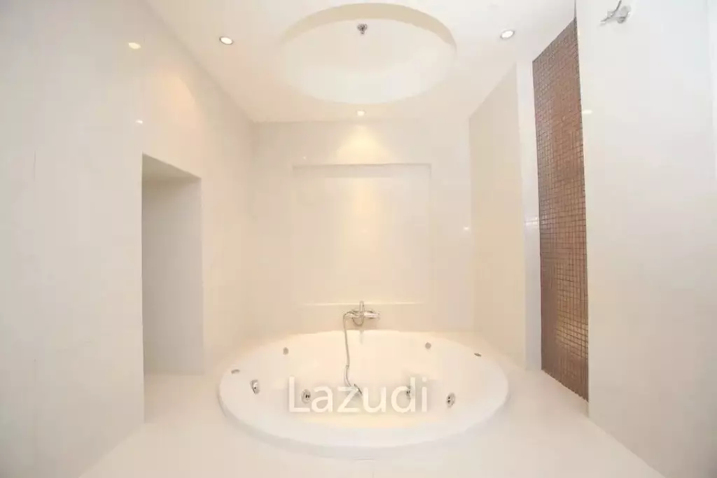 4 Bed 4 Bath 385 SQ.M Royal Residence Park
