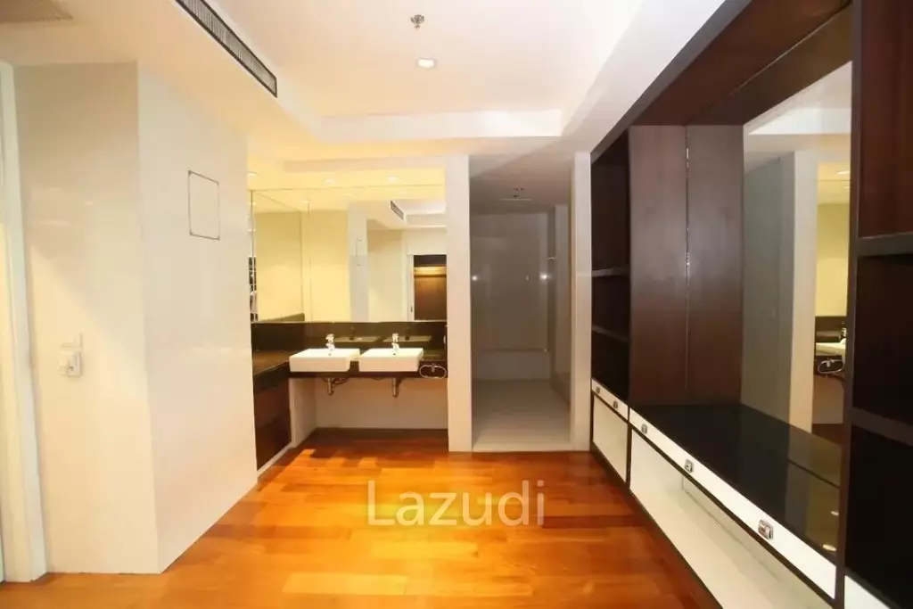 4 Bed 4 Bath 385 SQ.M Royal Residence Park
