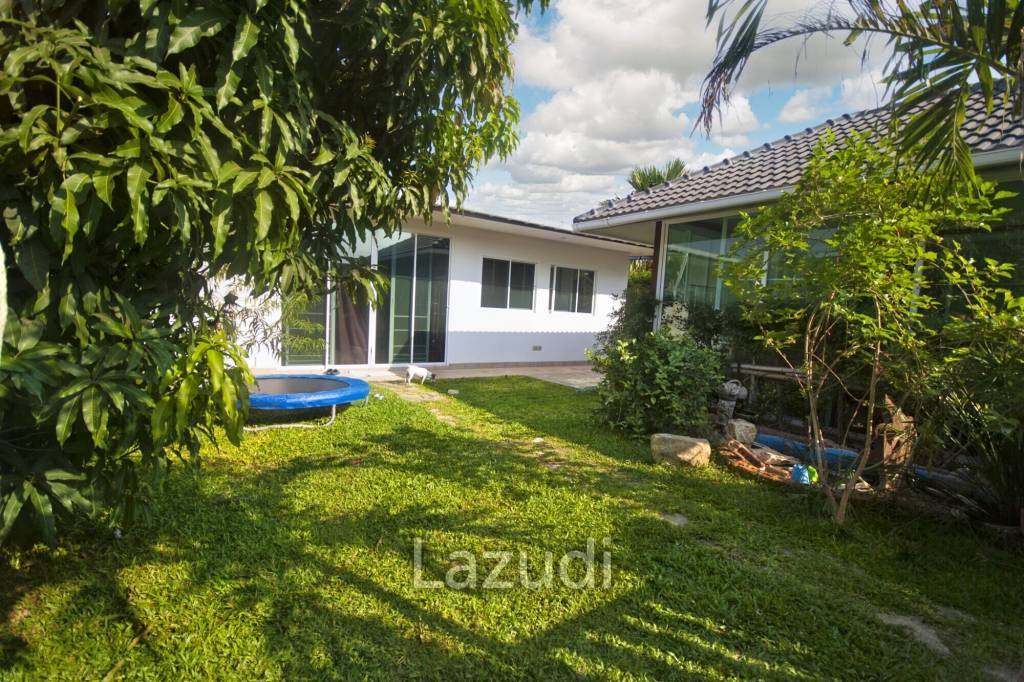 Mil Pool Villa: 3 Bedroom House for Rent