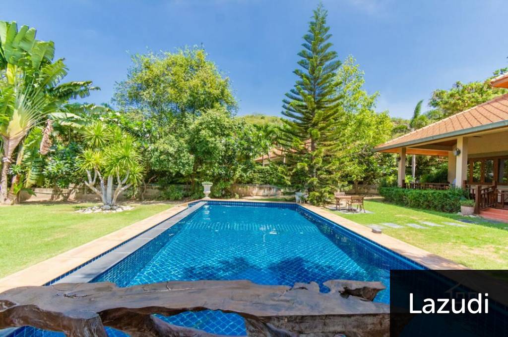 WHITE LOTUS 2 : Luxury Balinese Style Pool Villa