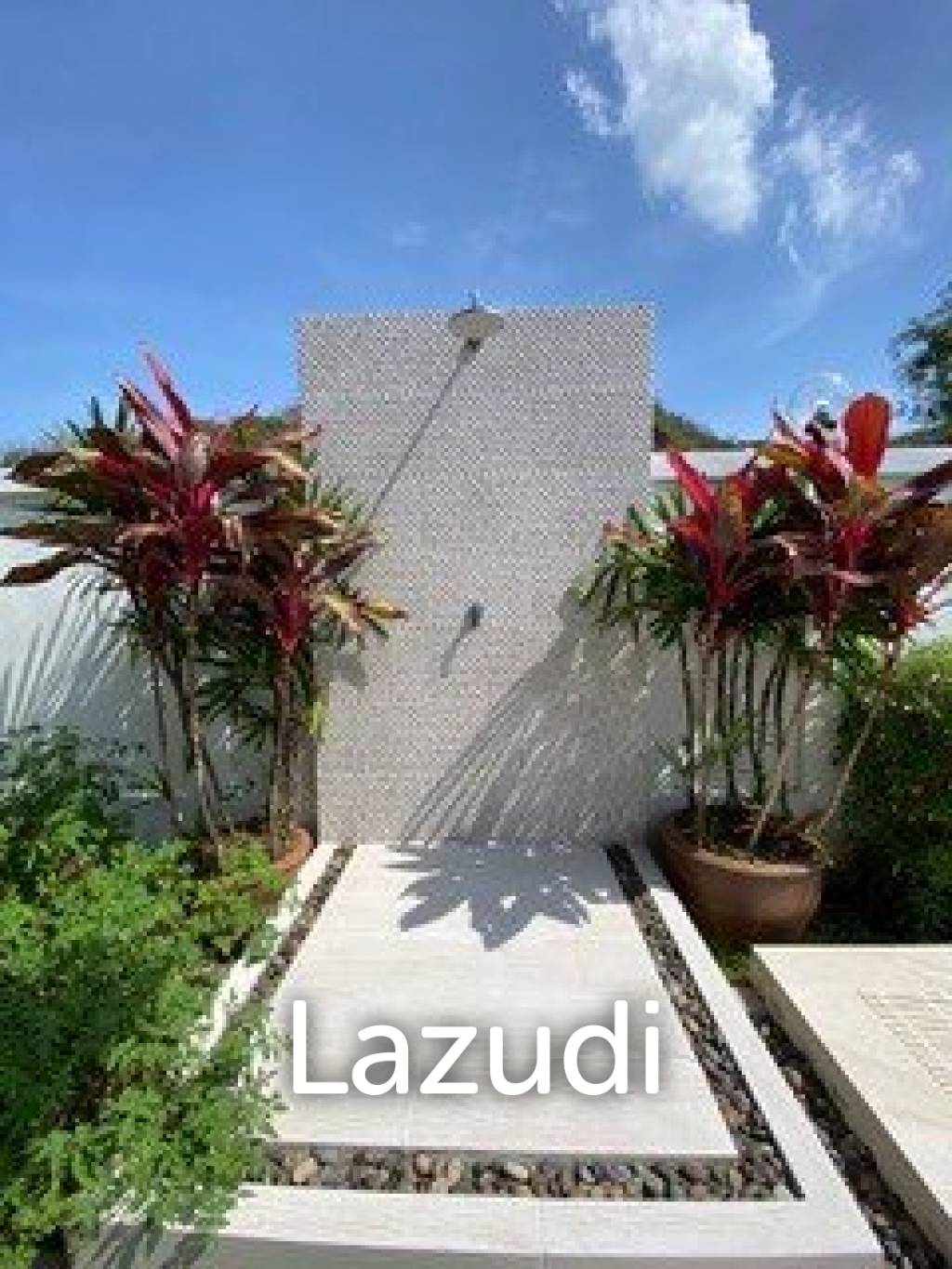 Hillside Hamlet: 3 bed 3 bath with Yoga room