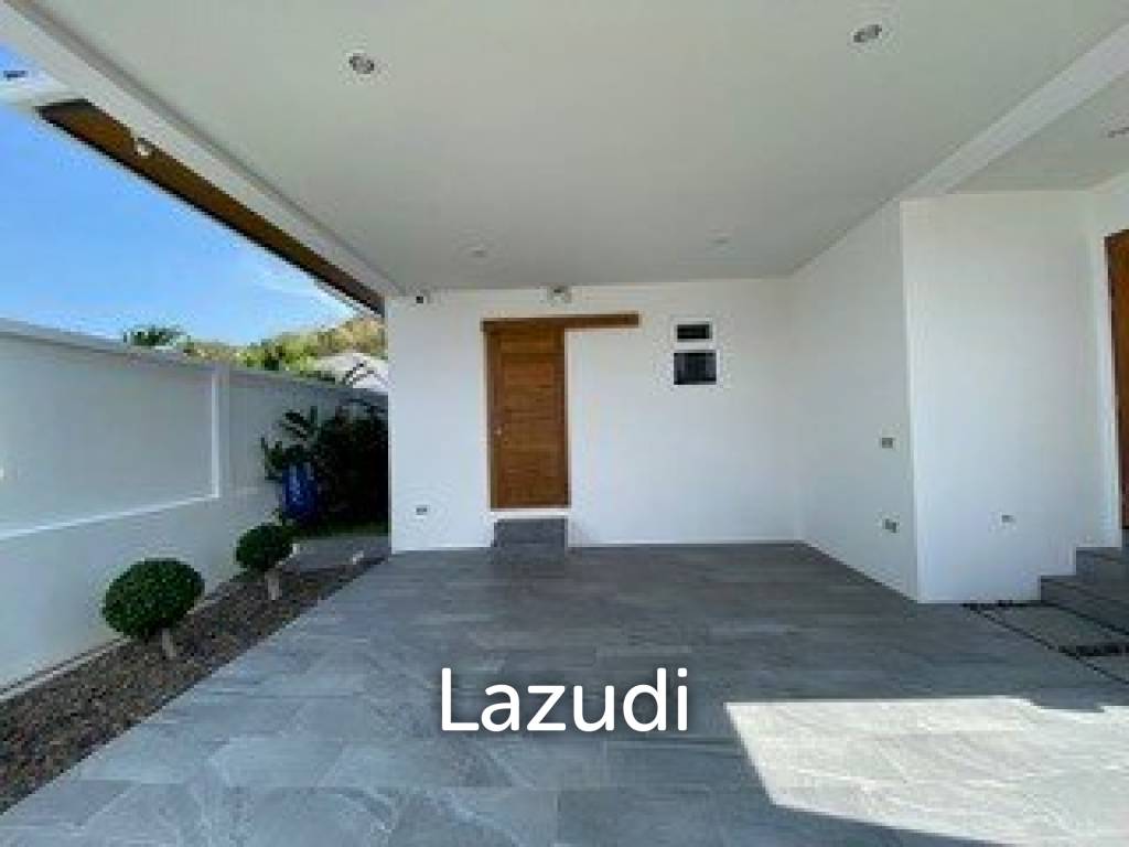 Hillside Hamlet: 3 bed 3 bath with Yoga room