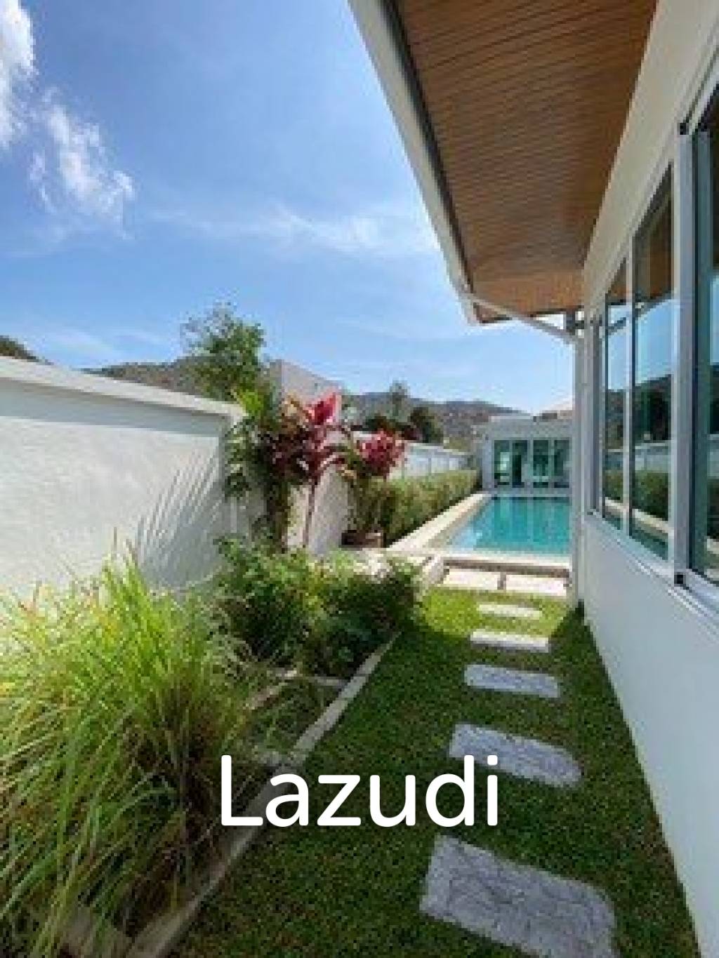 Hillside Hamlet: 3 bed 3 bath with Yoga room