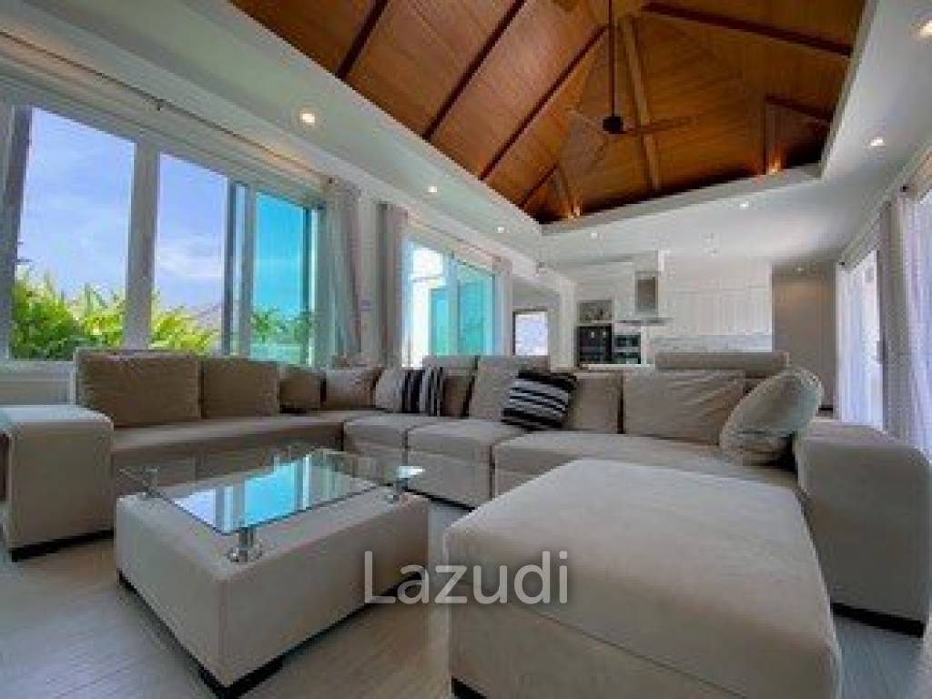 Hillside Hamlet: 3 bed 3 bath with Yoga room