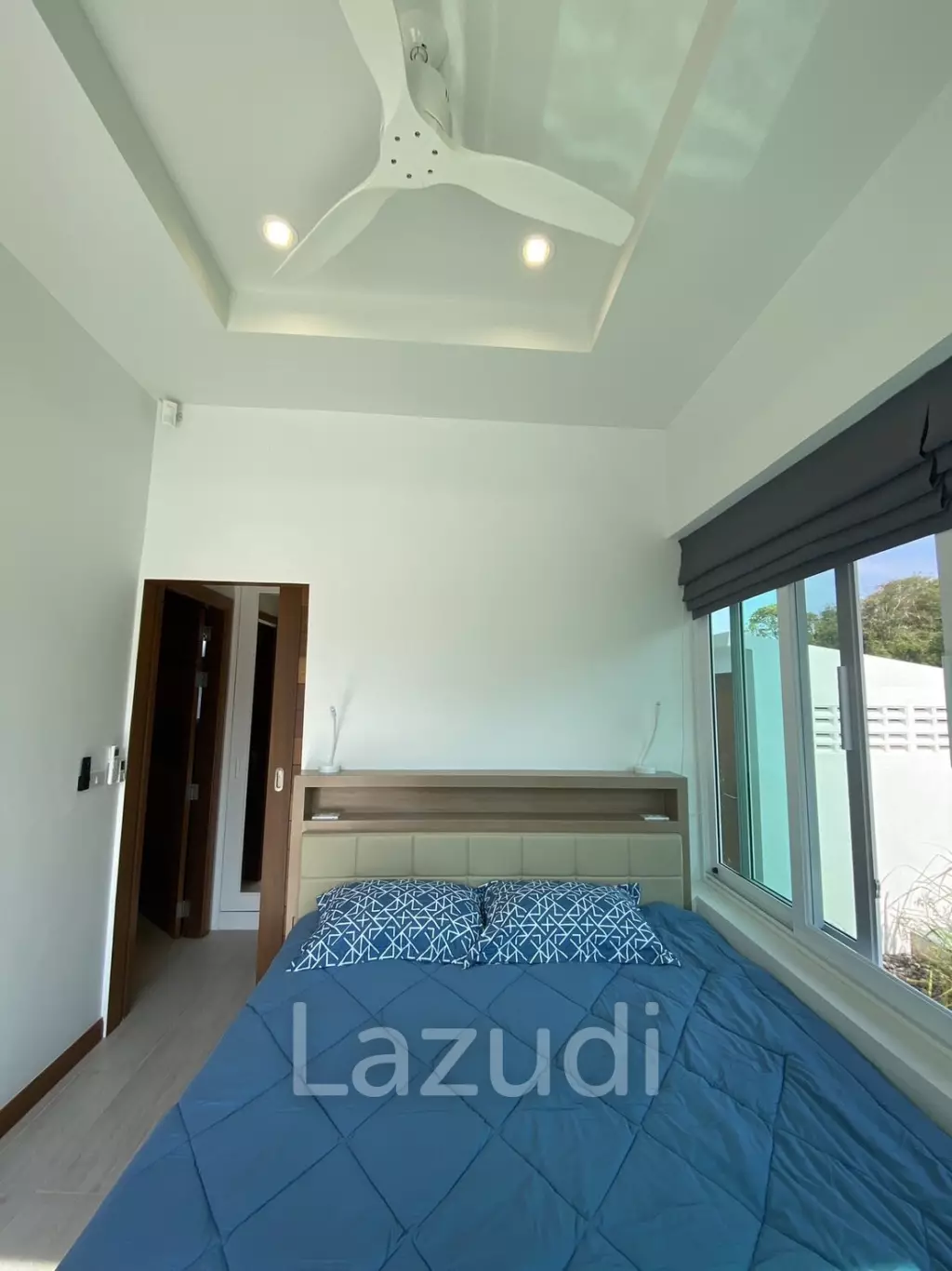Hillside Hamlet: 3 bed 3 bath with Yoga room