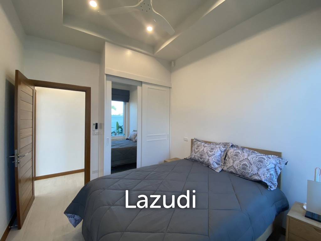 Hillside Hamlet: 3 bed 3 bath with Yoga room