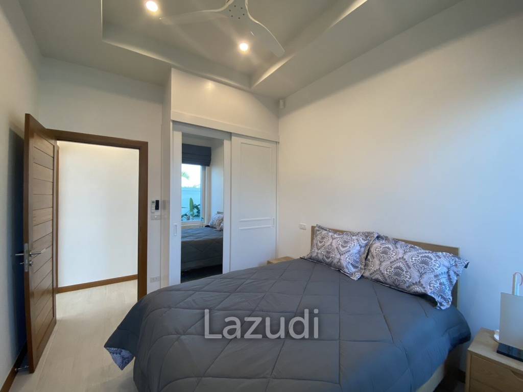 Hillside Hamlet: 3 bed 3 bath with Yoga room