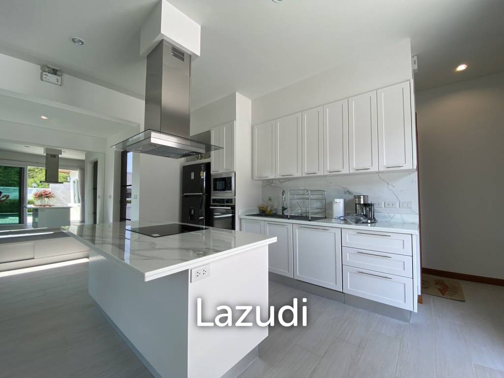 Hillside Hamlet: 3 bed 3 bath with Yoga room