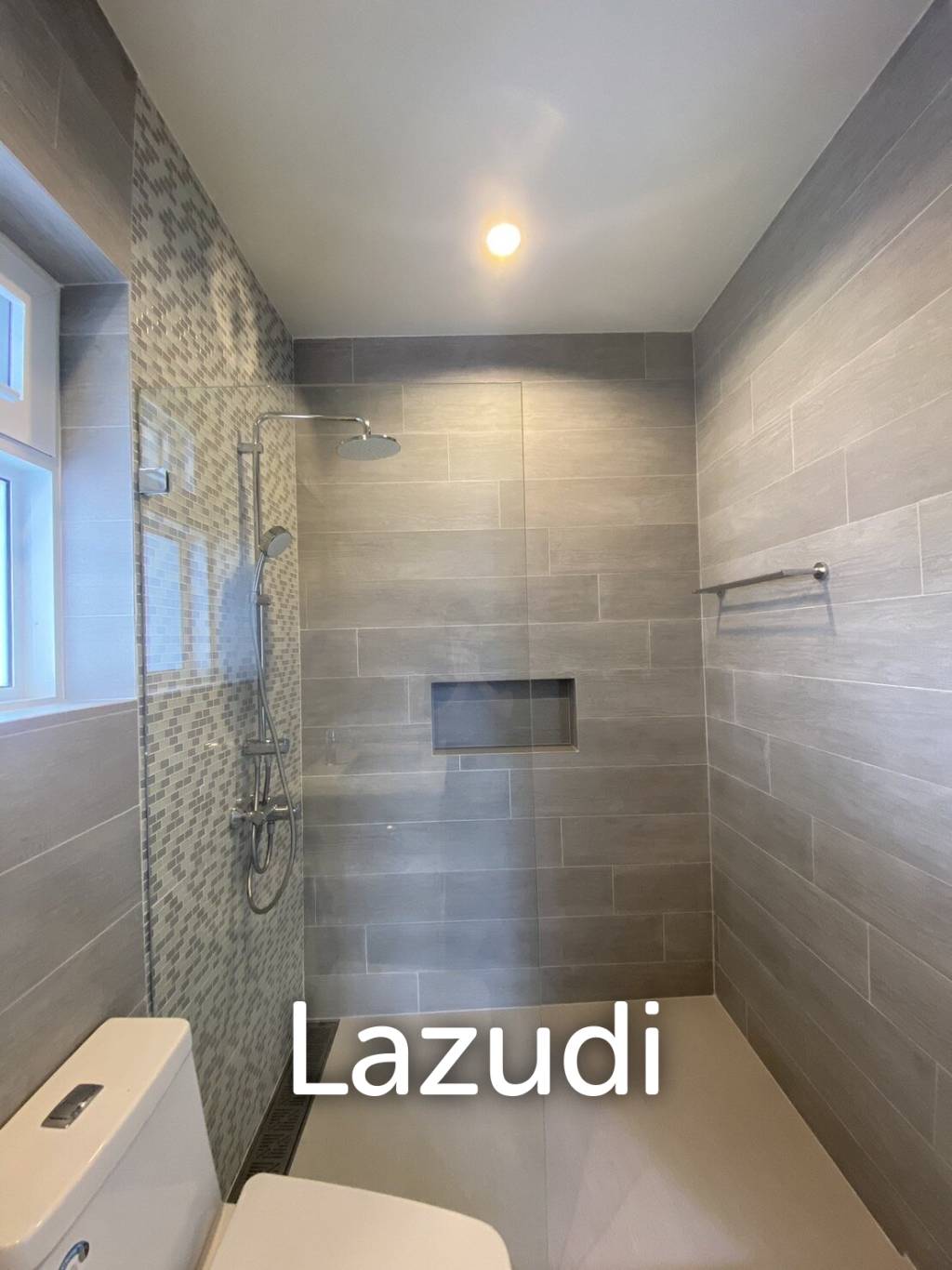 Hillside Hamlet: 3 bed 3 bath with Yoga room