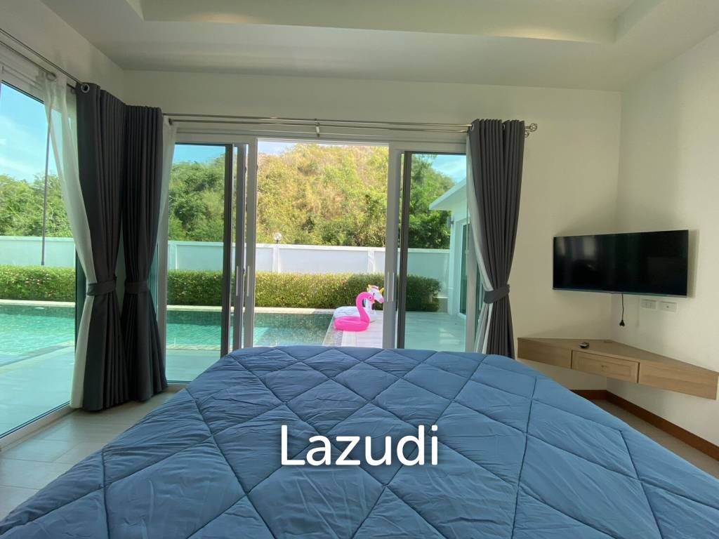 Hillside Hamlet: 3 bed 3 bath with Yoga room