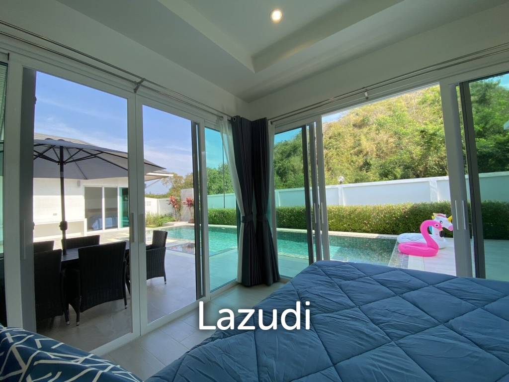 Hillside Hamlet: 3 bed 3 bath with Yoga room
