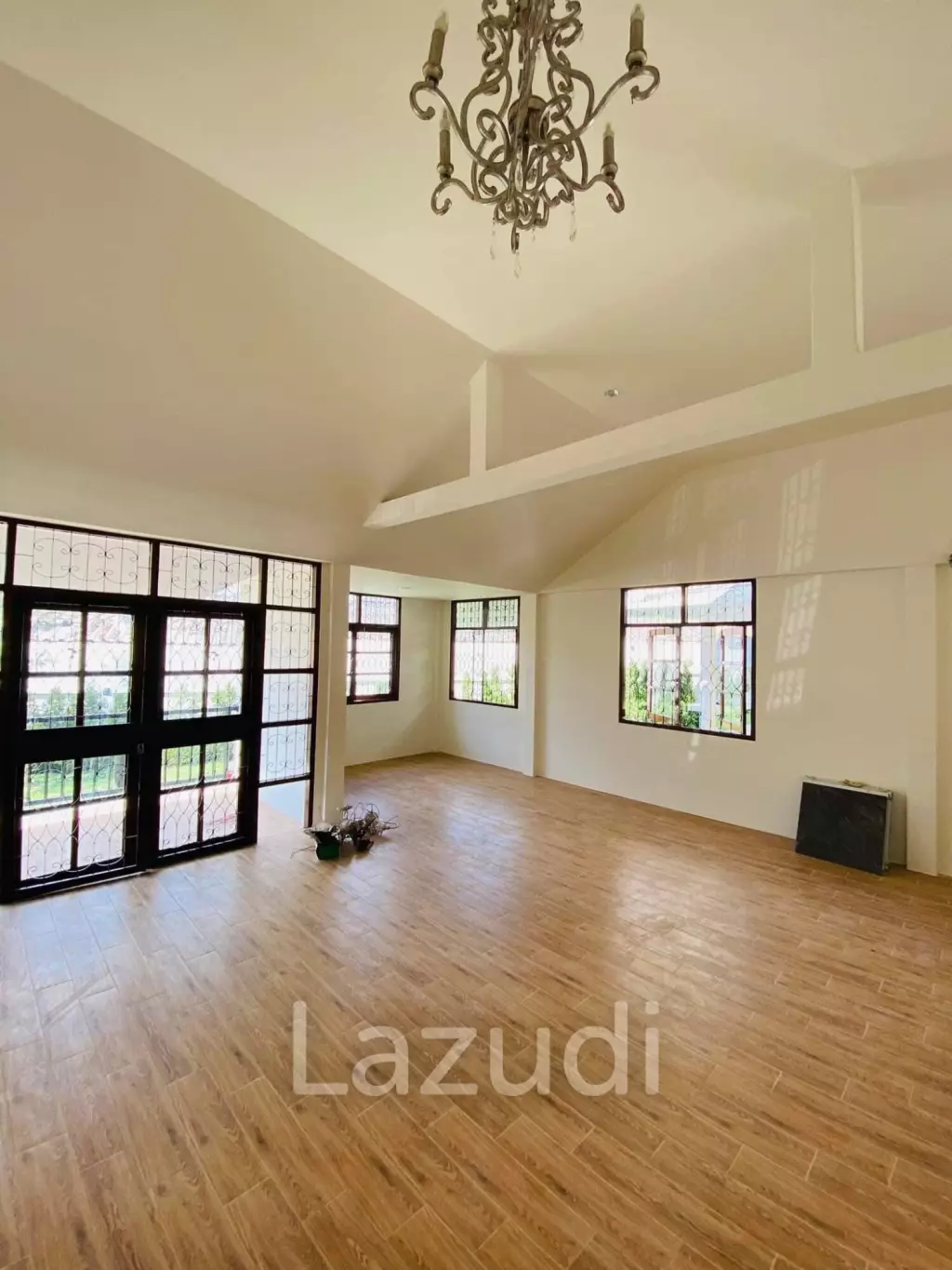 2 Bedrooms 3 Bahtrooms 111 Sqm. House in Sriracha