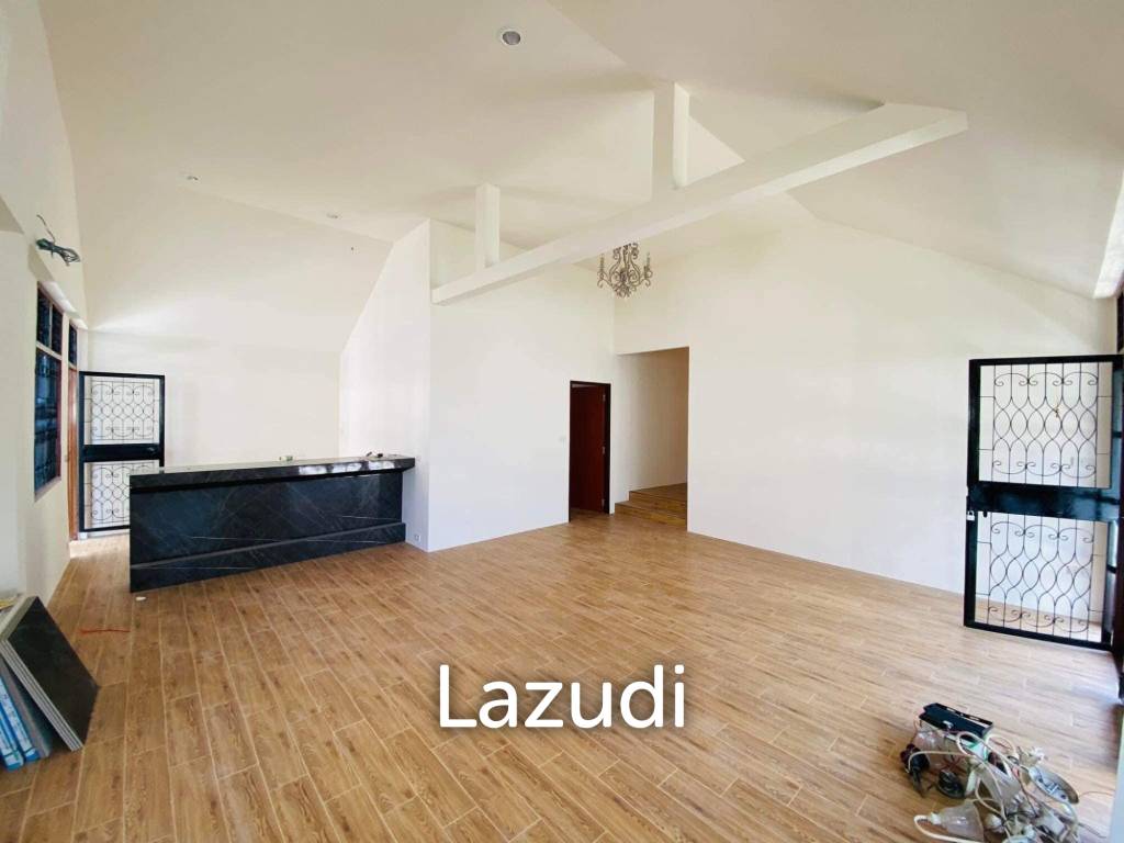 2 Bedrooms 3 Bahtrooms 111 Sqm. House in Sriracha