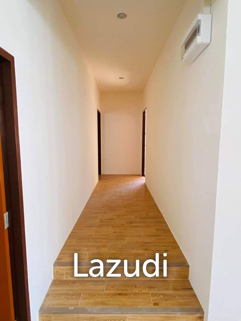 2 Bedrooms 3 Bahtrooms 111 Sqm. House in Sriracha