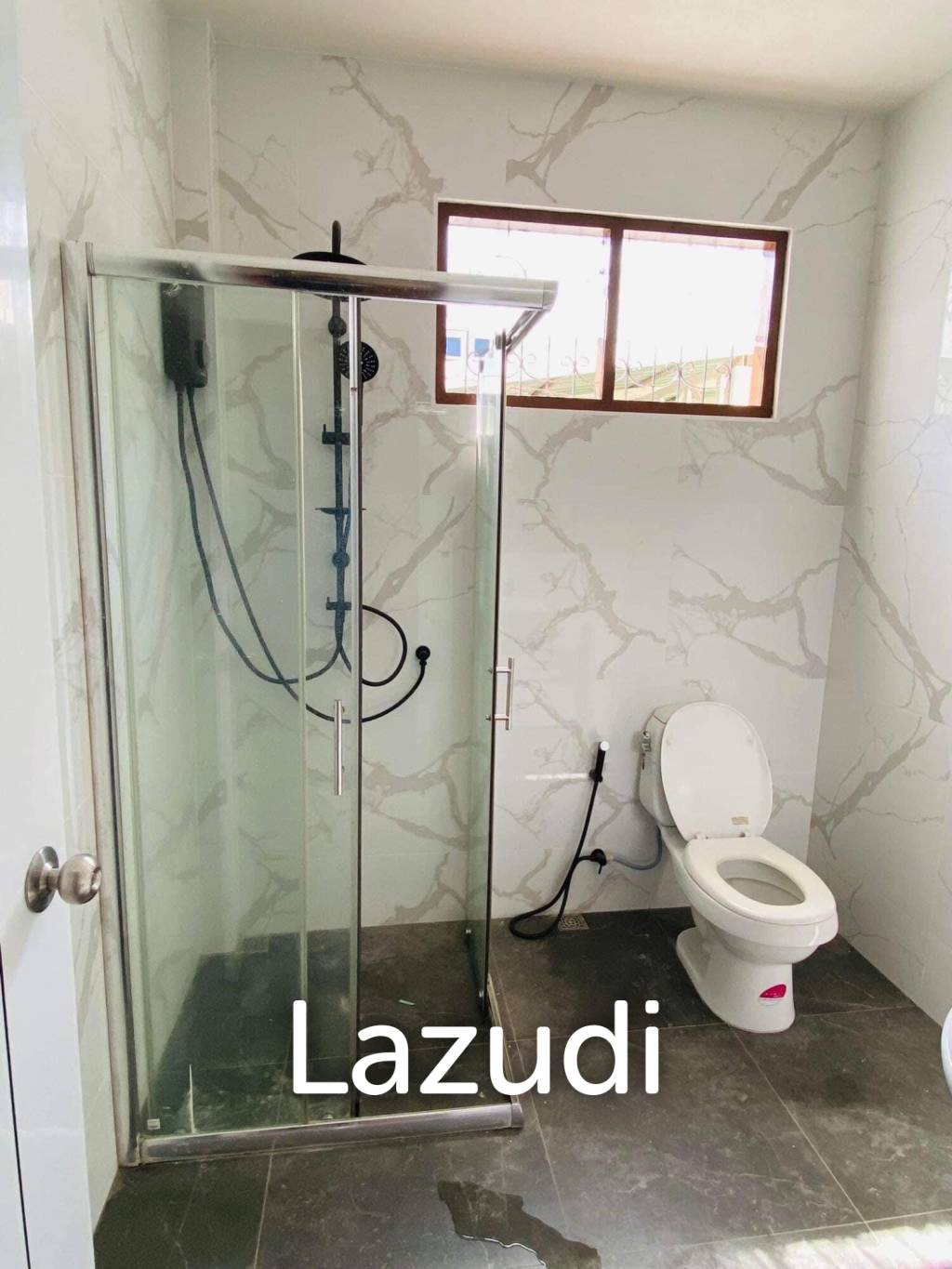 2 Bedrooms 3 Bahtrooms 111 Sqm. House in Sriracha