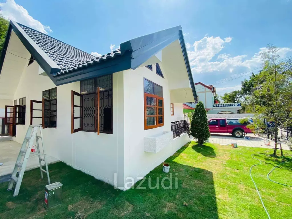 2 Bedrooms 3 Bahtrooms 111 Sqm. House in Sriracha