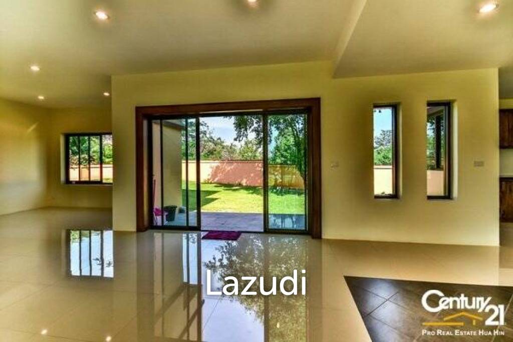 2,400 Sqm 3 Bed 3 Bath Villa For Sale