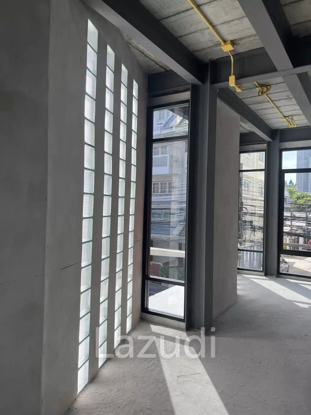 Modern 5 Storey Townhome with elevator For Sale