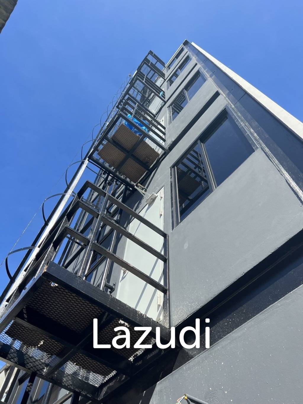 Modern 5 Storey Townhome with elevator For Sale