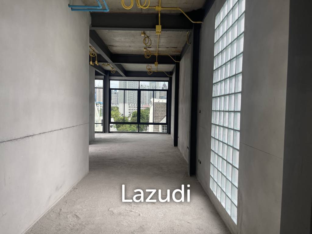 Modern 5 Storey Townhome with elevator For Sale