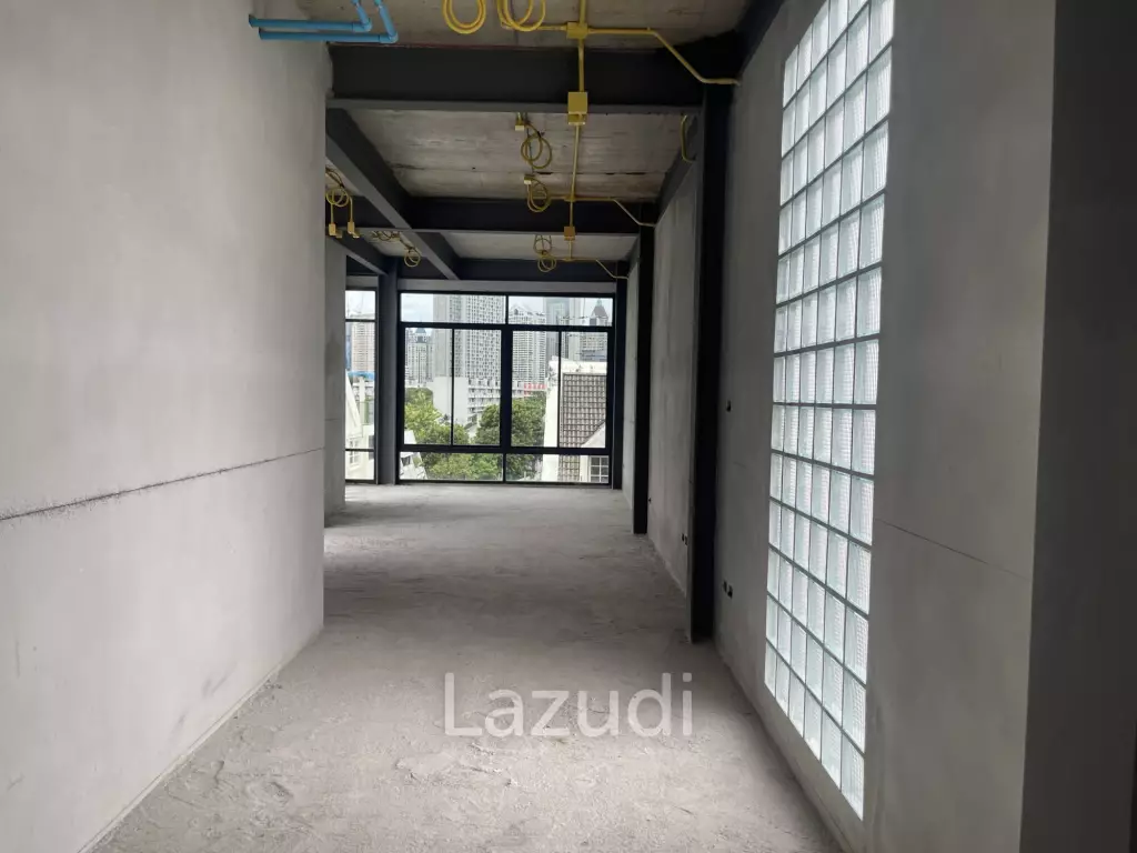 Modern 5 Storey Townhome with elevator For Sale